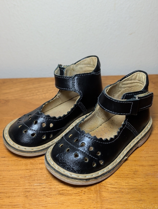 Other - Black Leather Mary Jane Shoes Perforated Scalloped Edges Hook & Loop Baby Girl 5